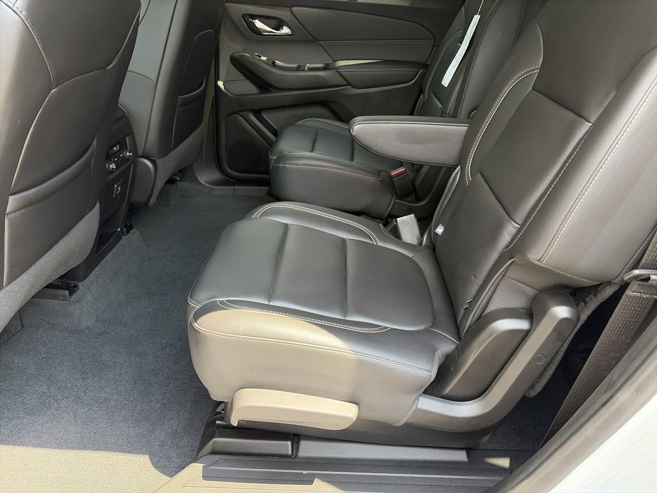 Used 2023 Chevrolet Traverse LT w/ LPO, Floor Liner Package AWD/4WD image 23