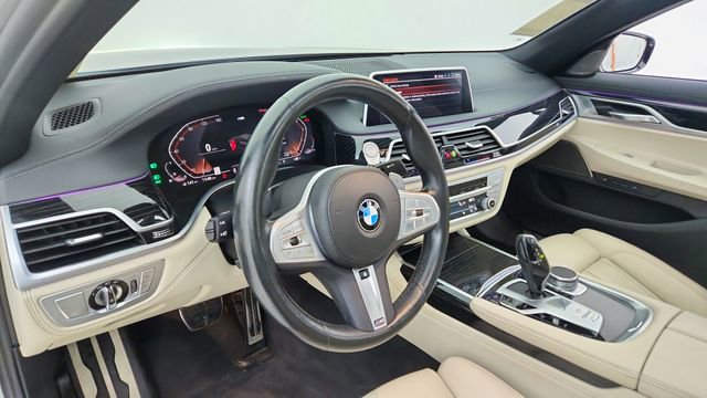 Used 2022 BMW 740i xDrive w/ M Sport Package image 20