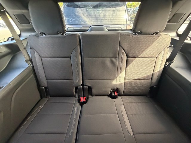 Used 2025 Chevrolet Tahoe LS RWD image 18