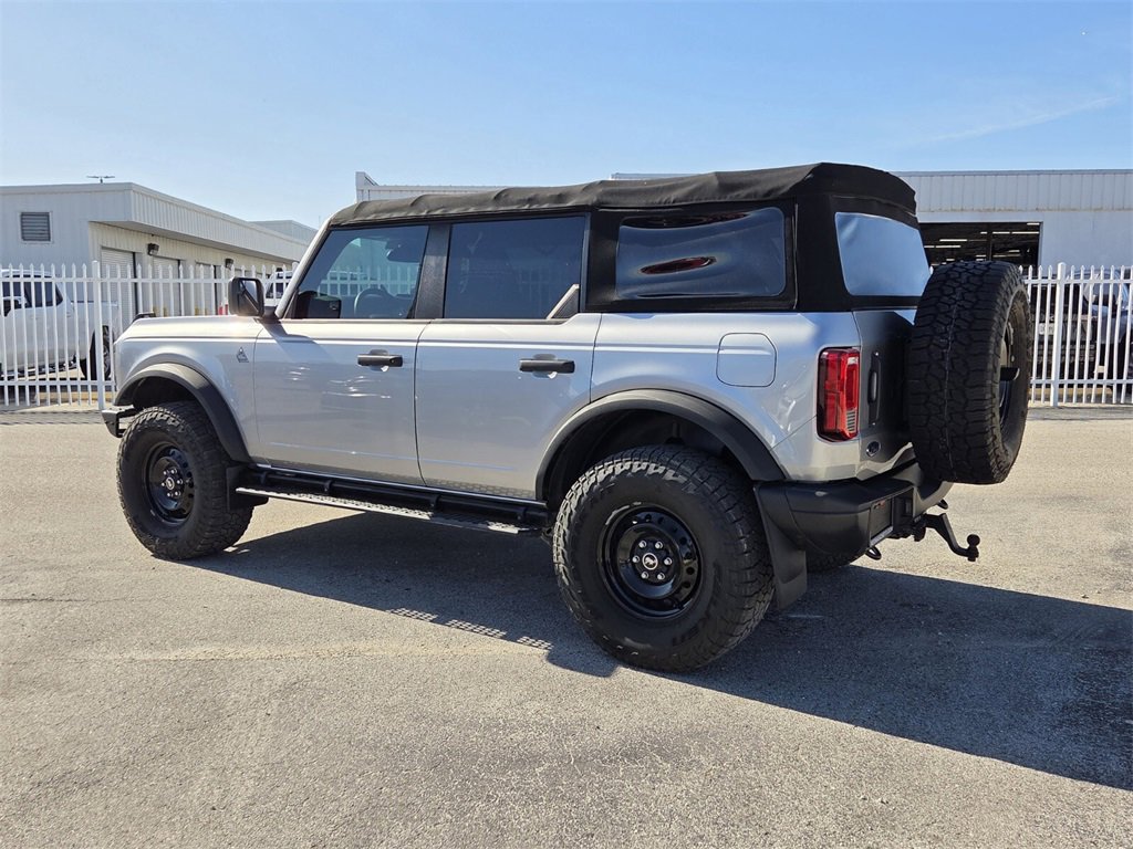 Used 2021 Ford Bronco Black Diamond image 5