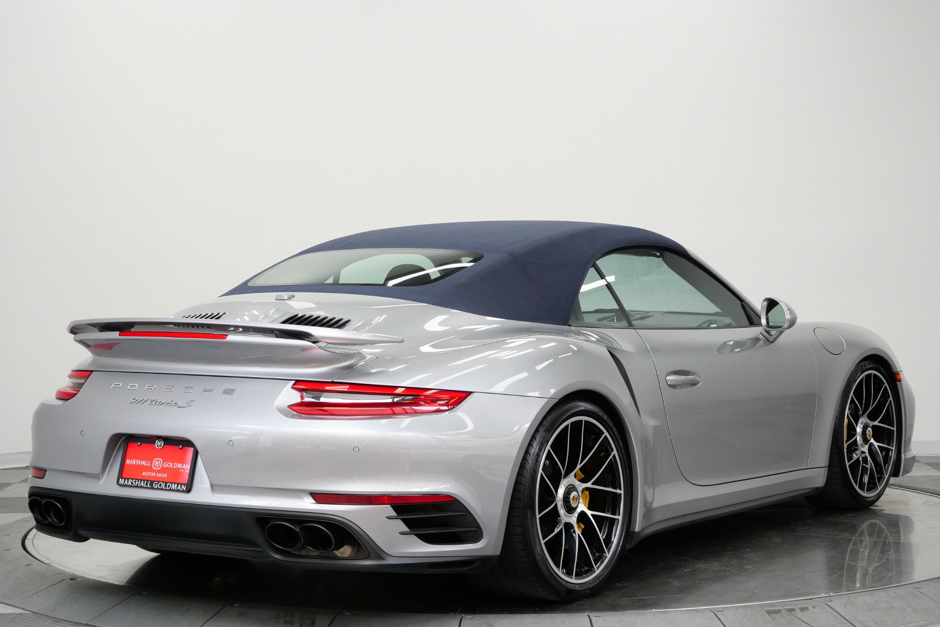 Used 2017 Porsche 911 Turbo S AWD/4WD image 9