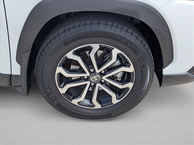 Used 2024 Toyota Corolla Cross AWD Hybrid image 23