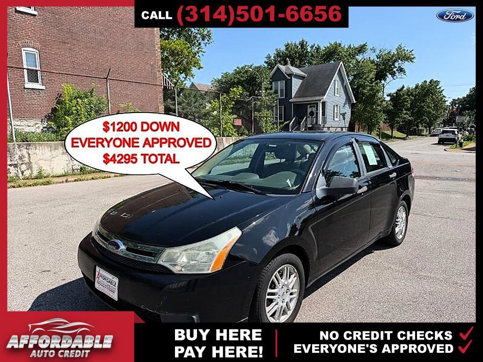 Used 2010 Ford Focus SE FWD image 1