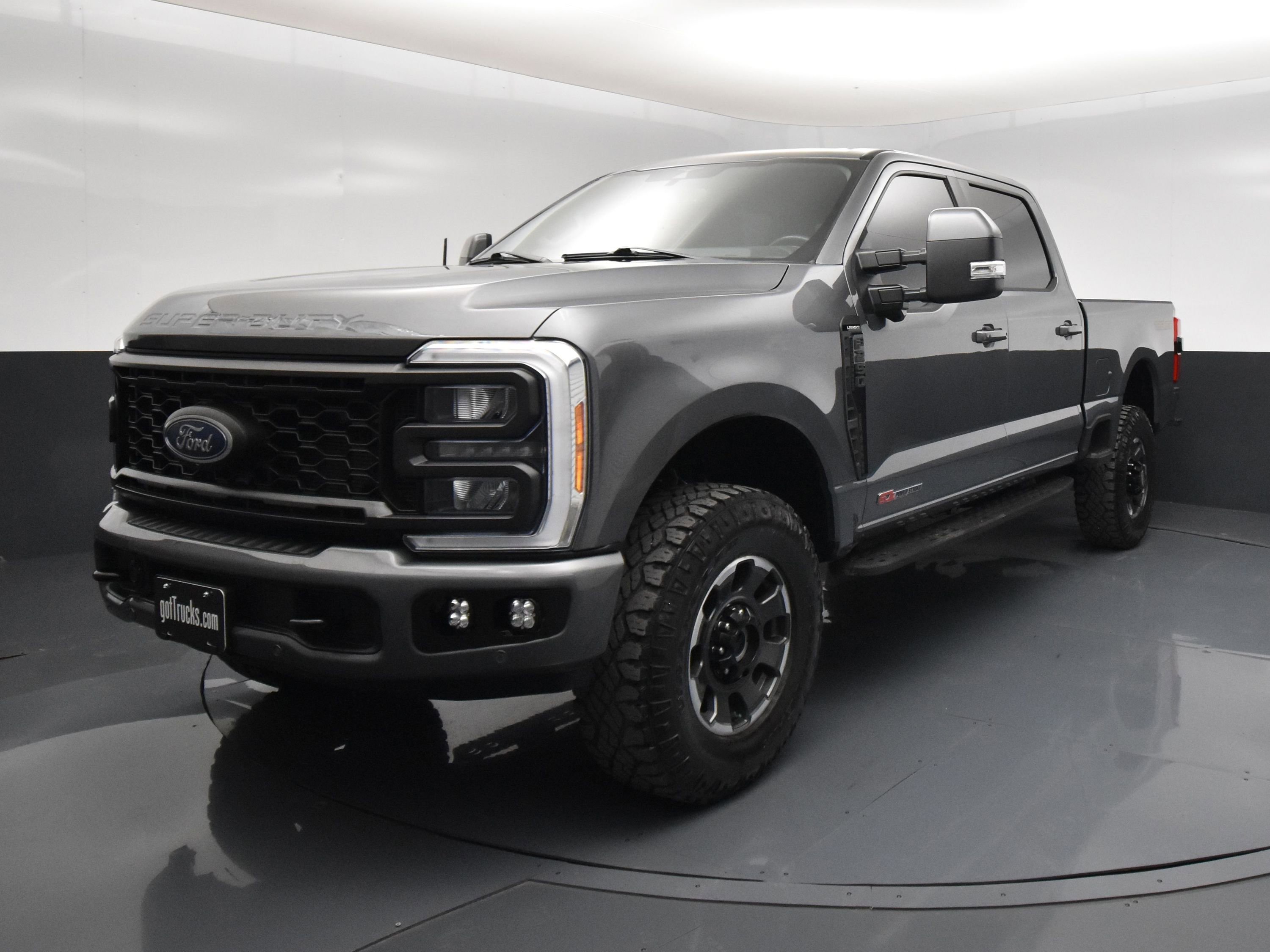 Used 2023 Ford F250 Lariat w/ Lariat Ultimate Package AWD/4WD image 2