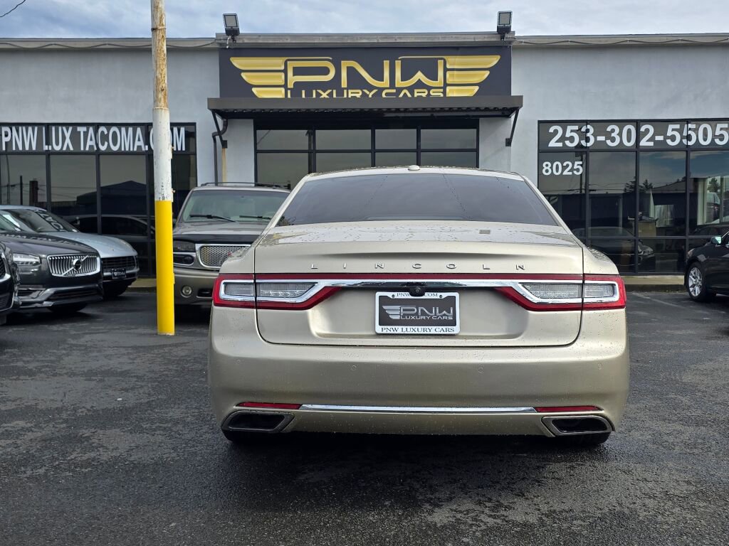 Used 2017 Lincoln Continental Select image 8