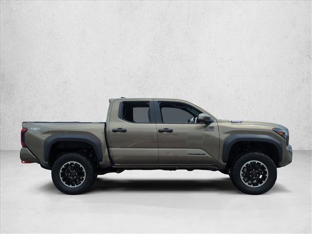 Used 2025 Toyota Tacoma TRD Off-Road AWD/4WD image 4