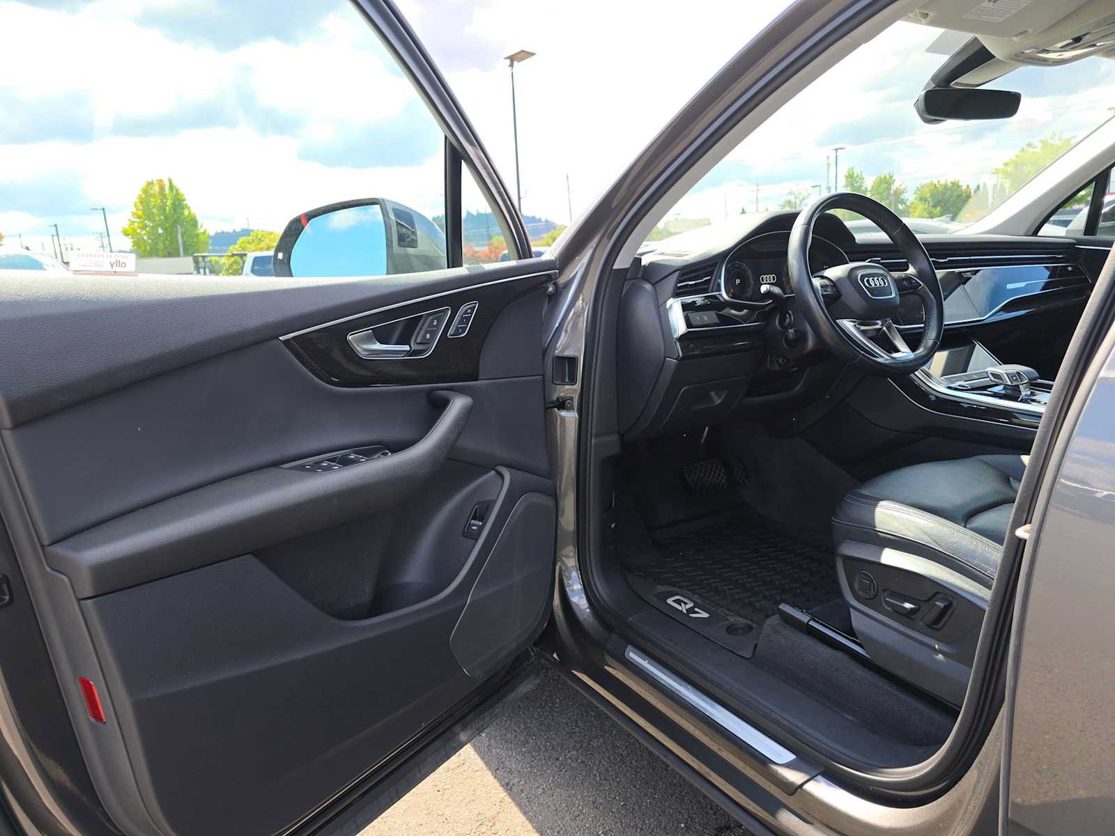 Used 2022 Audi Q7 3.0T Premium AWD/4WD image 20