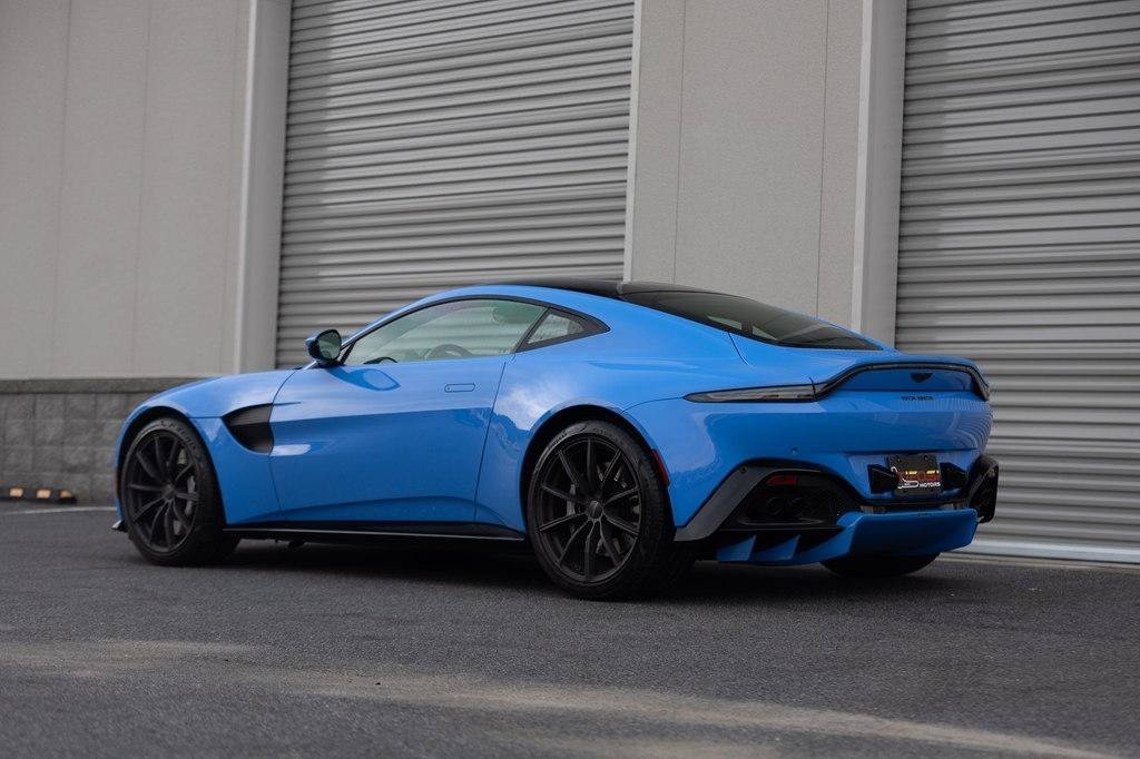 Used 2021 Aston Martin V8 Vantage Coupe RWD image 29