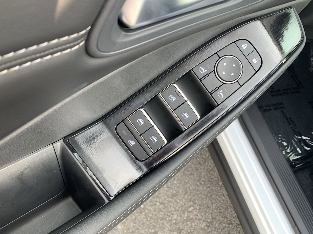 Used 2024 Nissan Rogue SL image 13