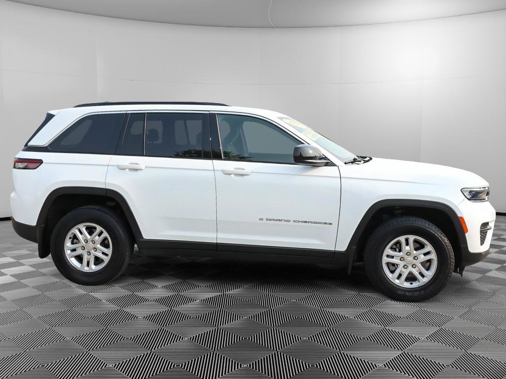 Used 2025 Jeep Grand Cherokee Laredo w/ MOPAR Finishing Package RWD image 9