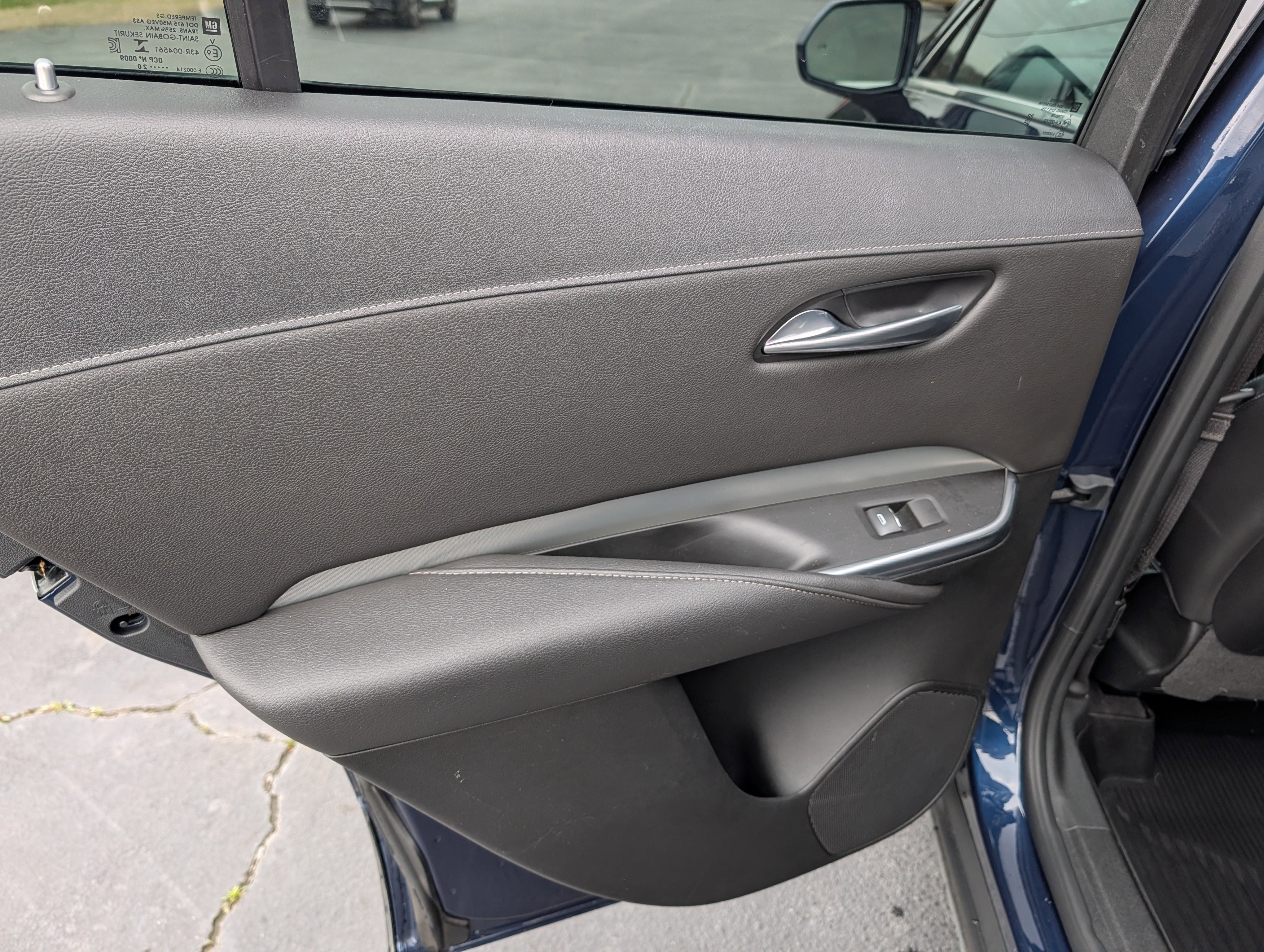 Used 2020 Cadillac XT4 Premium Luxury w/ Cold Weather Package image 26