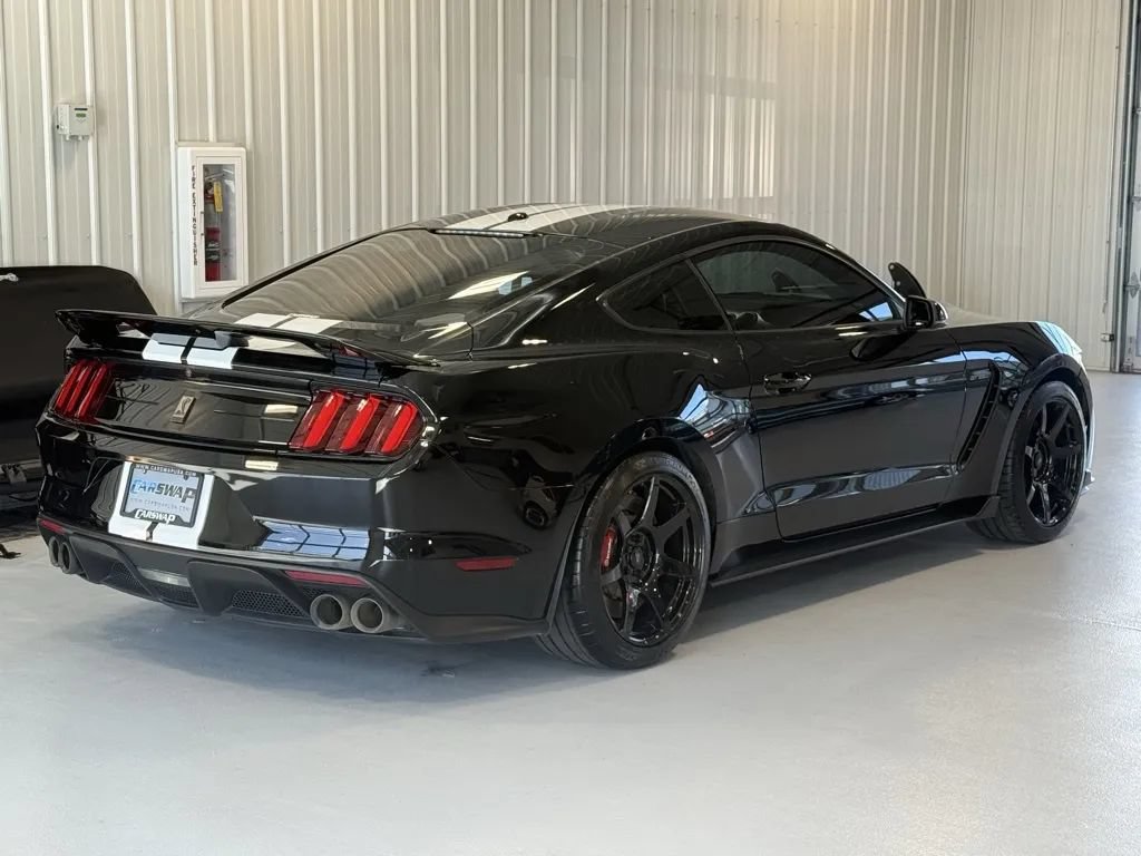 Used 2019 Ford Mustang Shelby GT350 w/ Technology Package RWD image 3