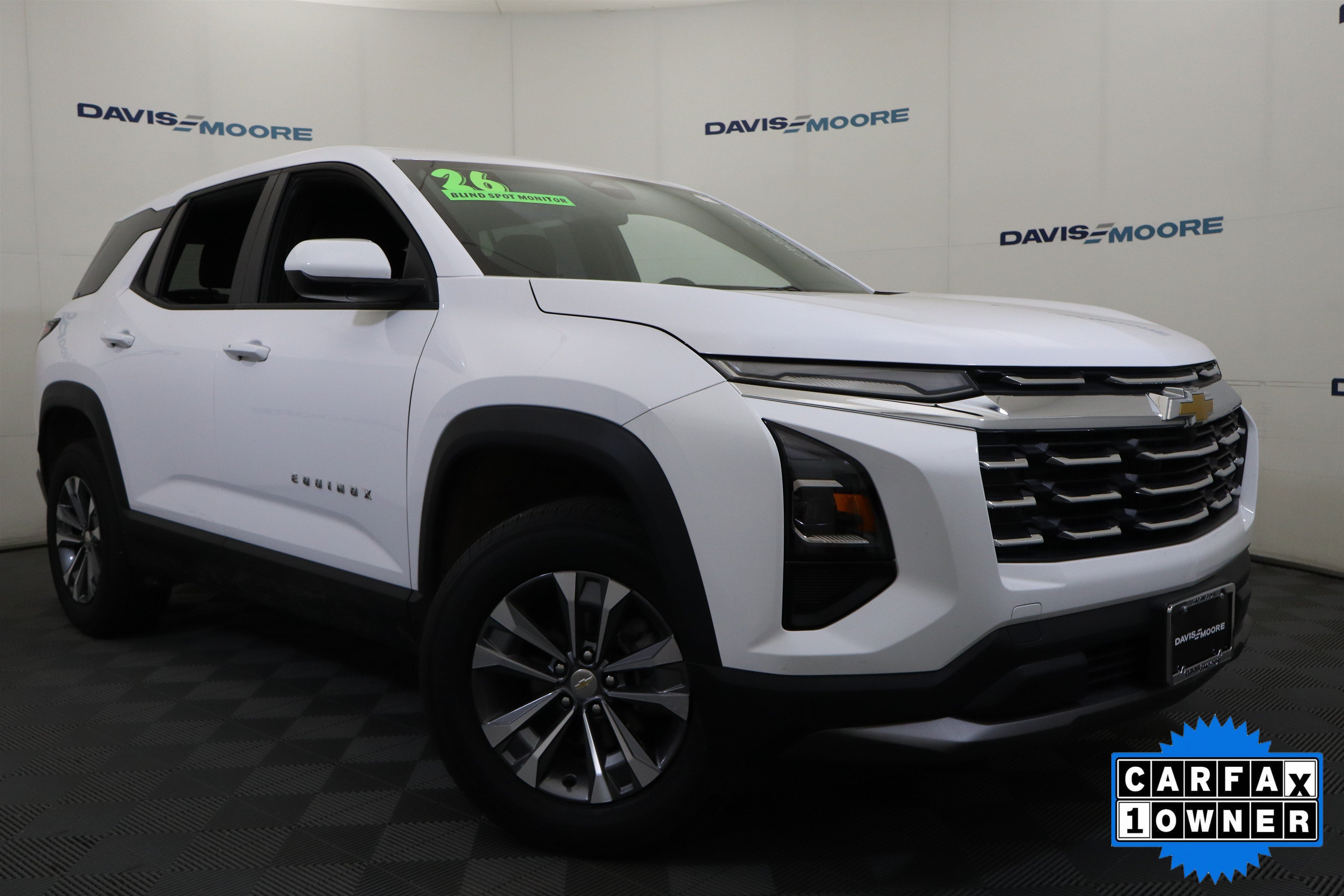 Used 2026 Chevrolet Equinox LT FWD image 2