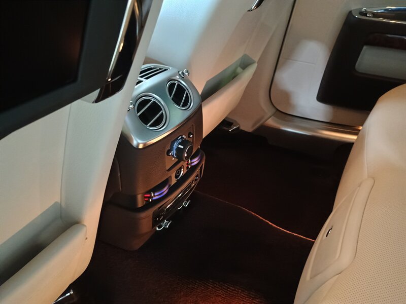 Used 2013 Rolls-Royce Ghost RWD image 38