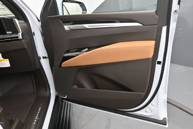 New 2026 Cadillac Escalade Luxury w/ Touring Package AWD/4WD image 12