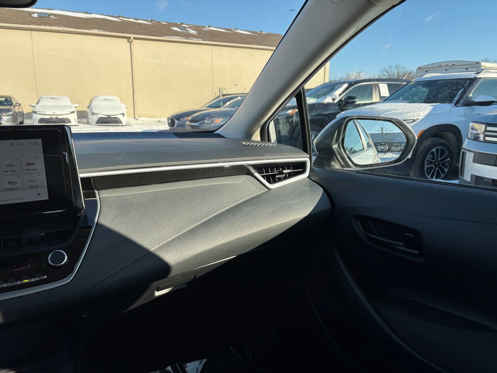 Used 2025 Toyota Corolla LE image 34