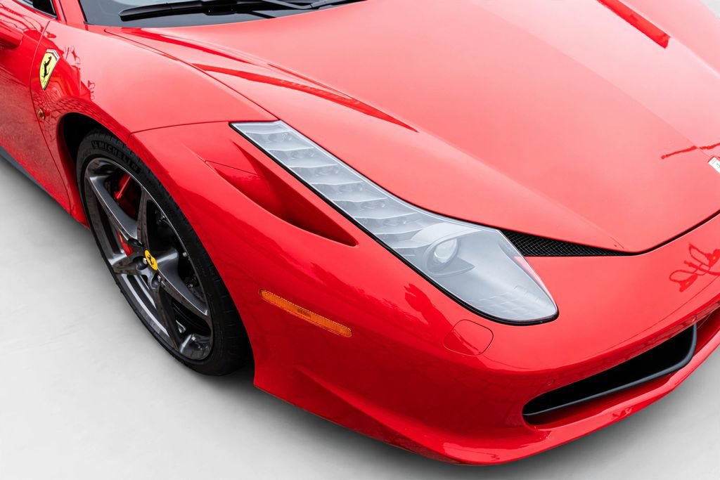 Used 2015 Ferrari 458 Italia Coupe RWD image 12