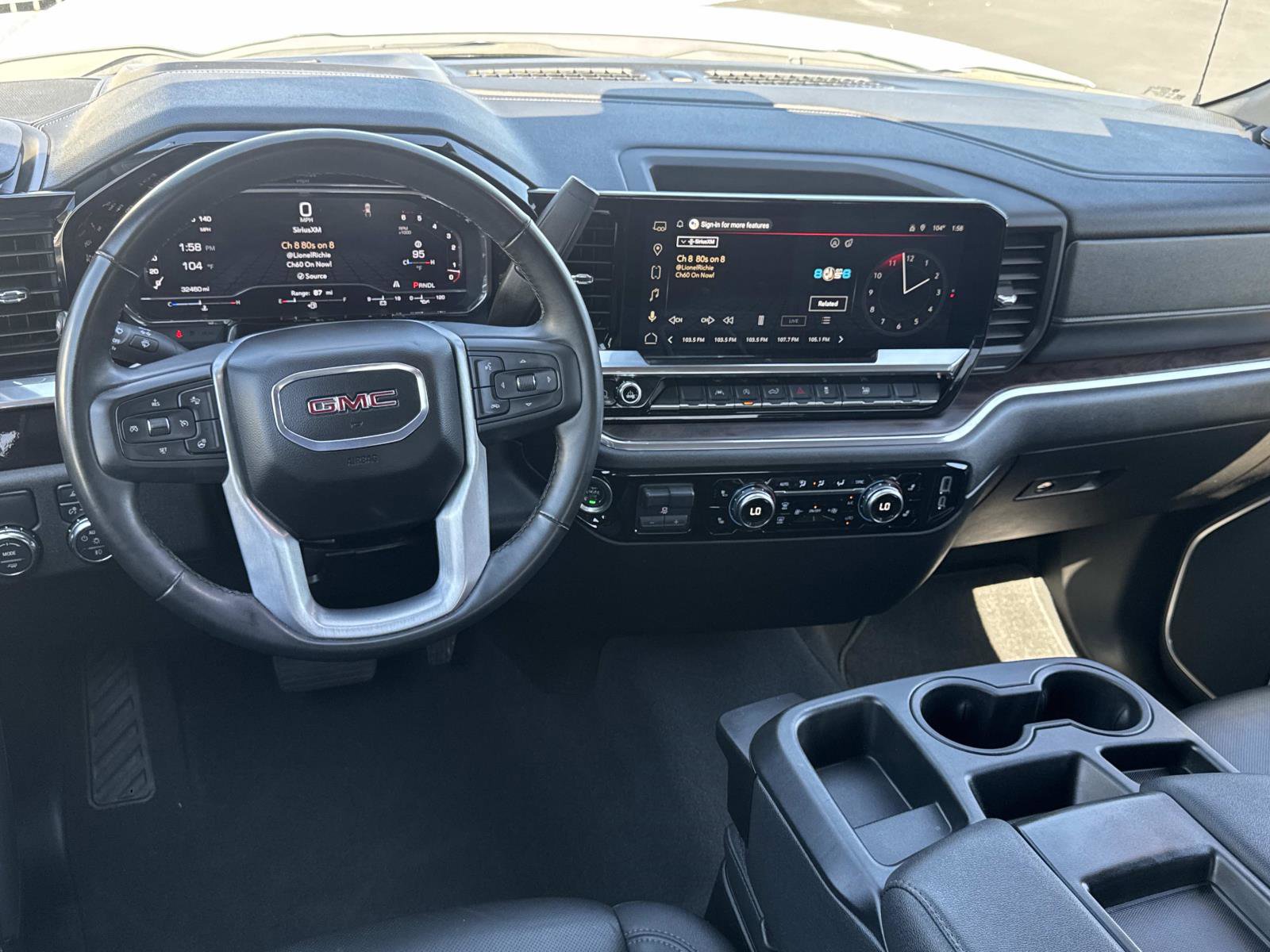 Used 2025 GMC Sierra 1500 SLT image 9