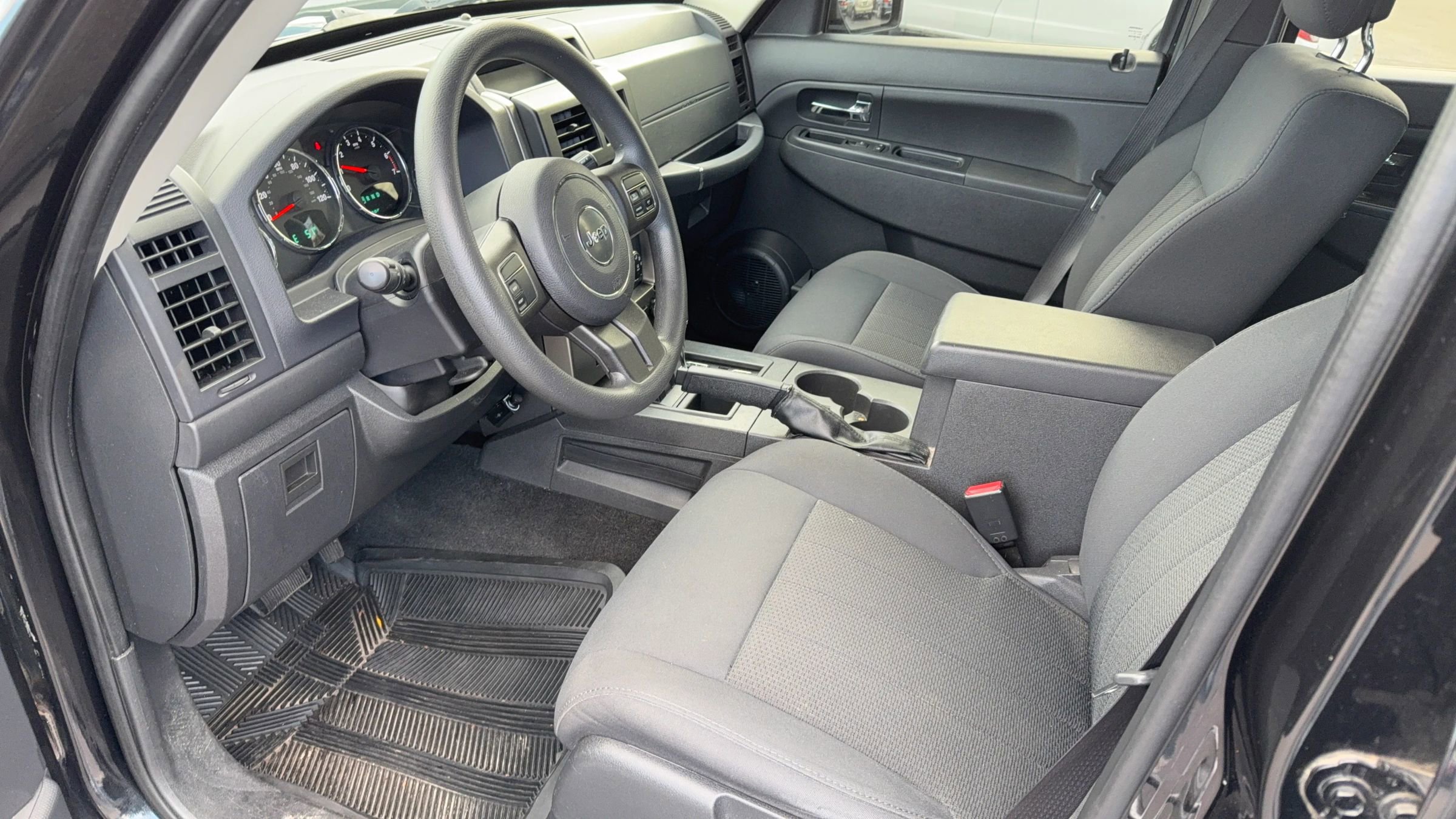 Used 2012 Jeep Liberty Sport w/ Driver Convenience Group image 11