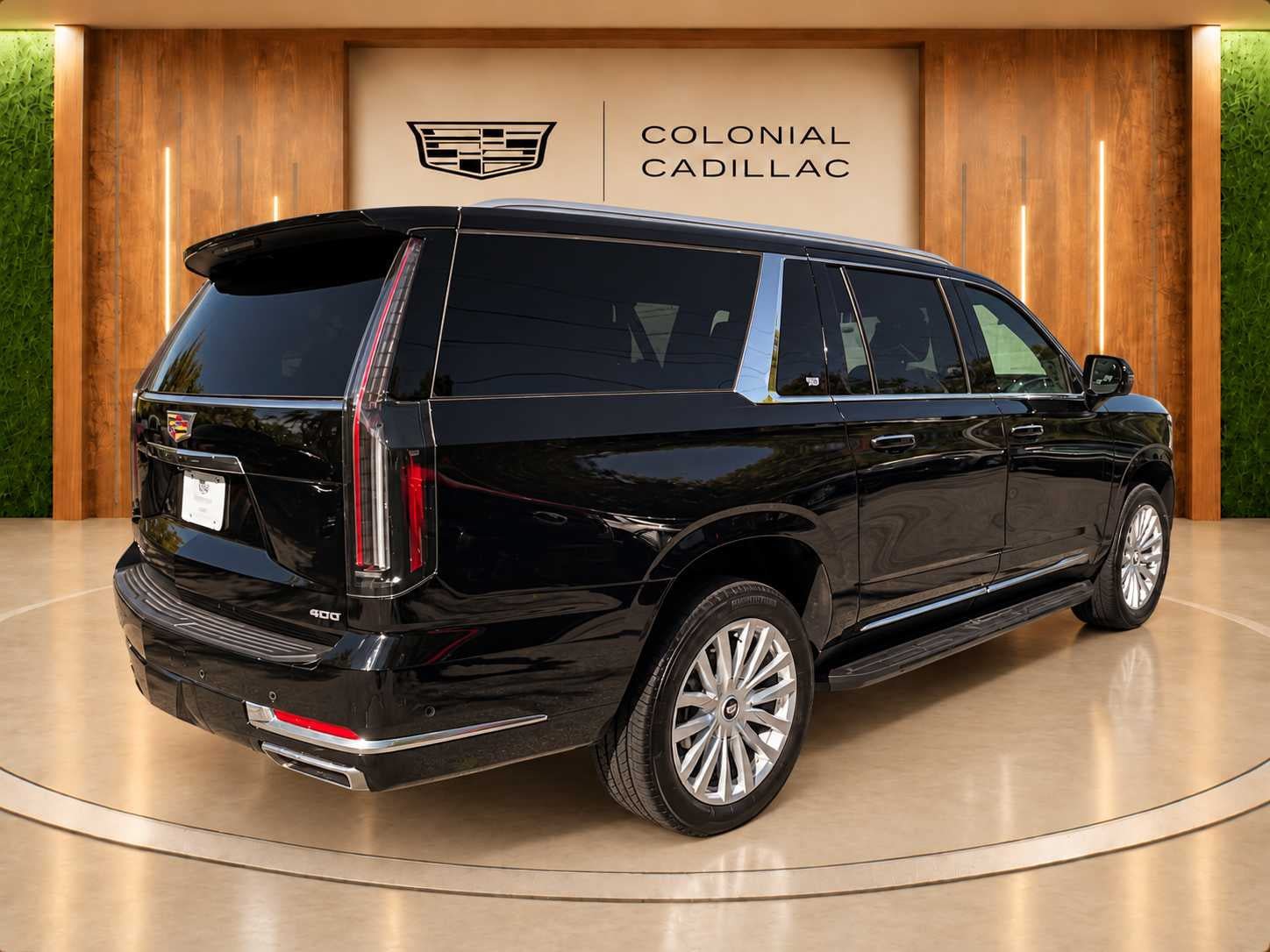 Used 2025 Cadillac Escalade ESV Luxury AWD/4WD image 10