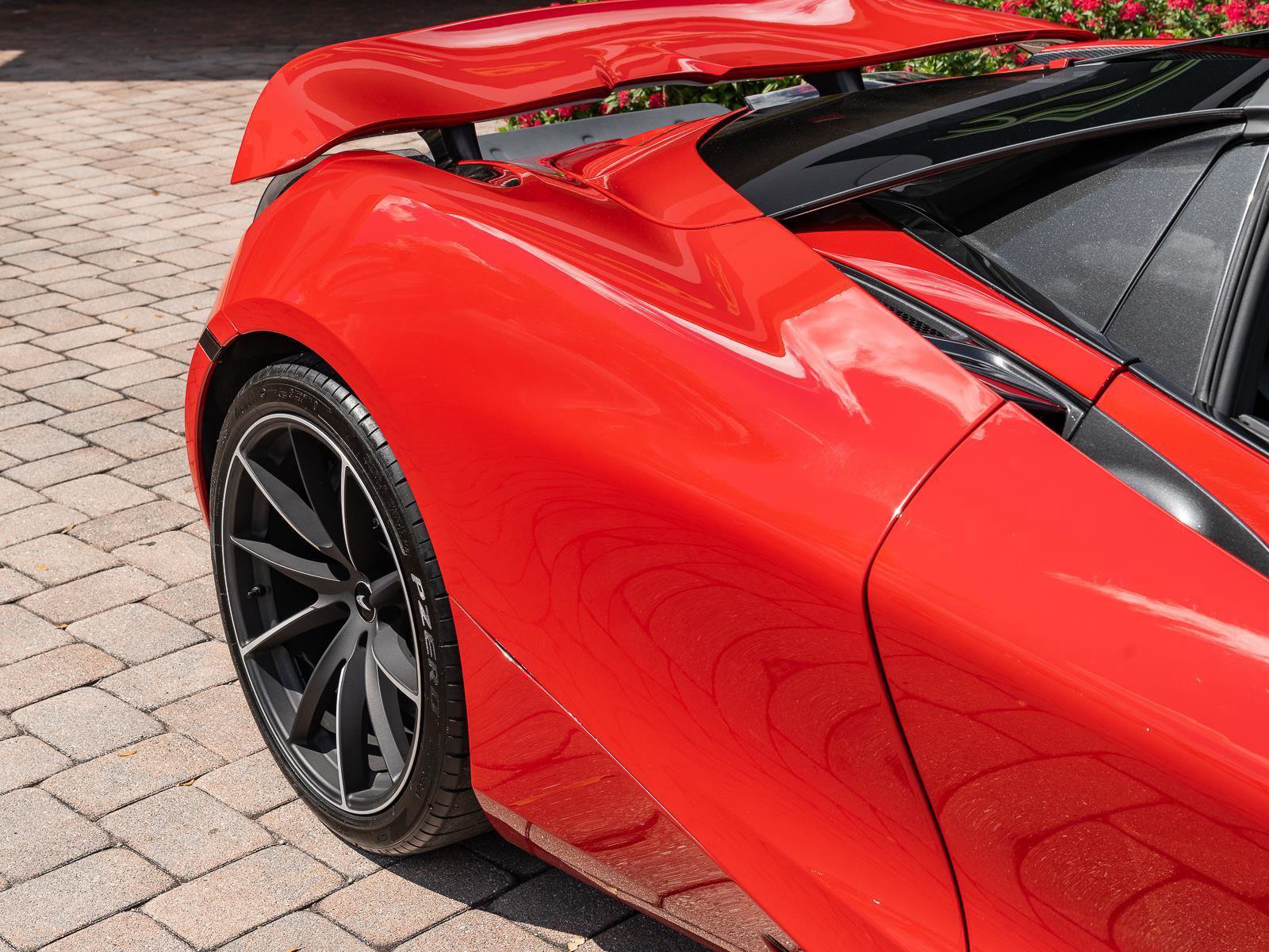 Used 2020 McLaren 720S Performance RWD image 15