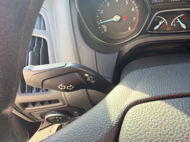 Used 2018 Ford Focus SE FWD image 24