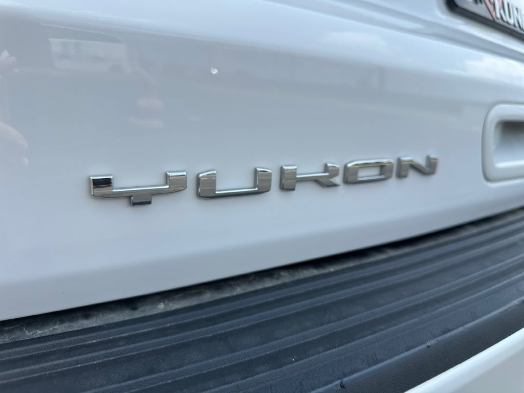 Used 2022 GMC Yukon XL AT4 w/ AT4 Premium Plus Package AWD/4WD image 47