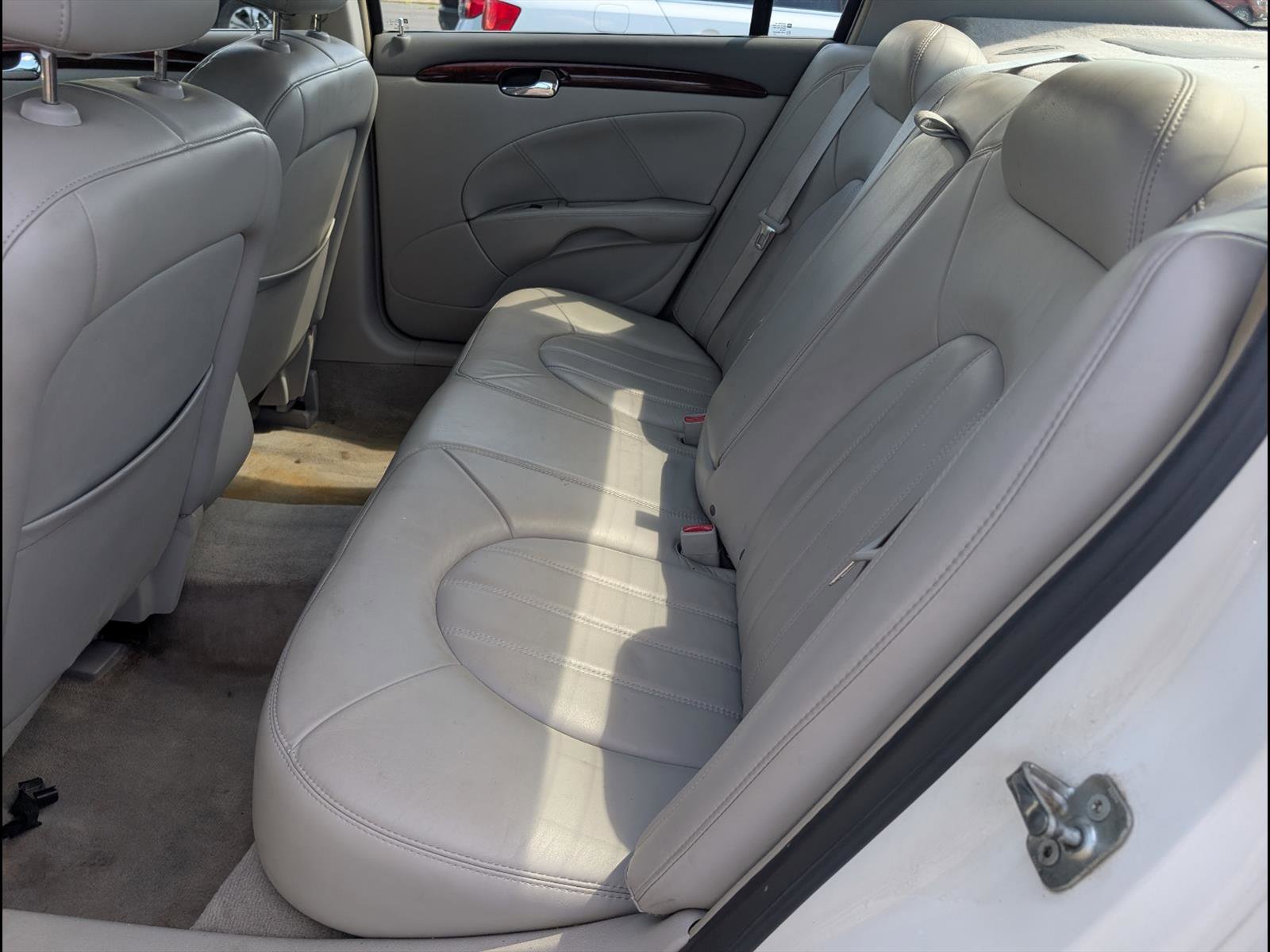 Used 2009 Buick Lucerne CXL FWD image 8
