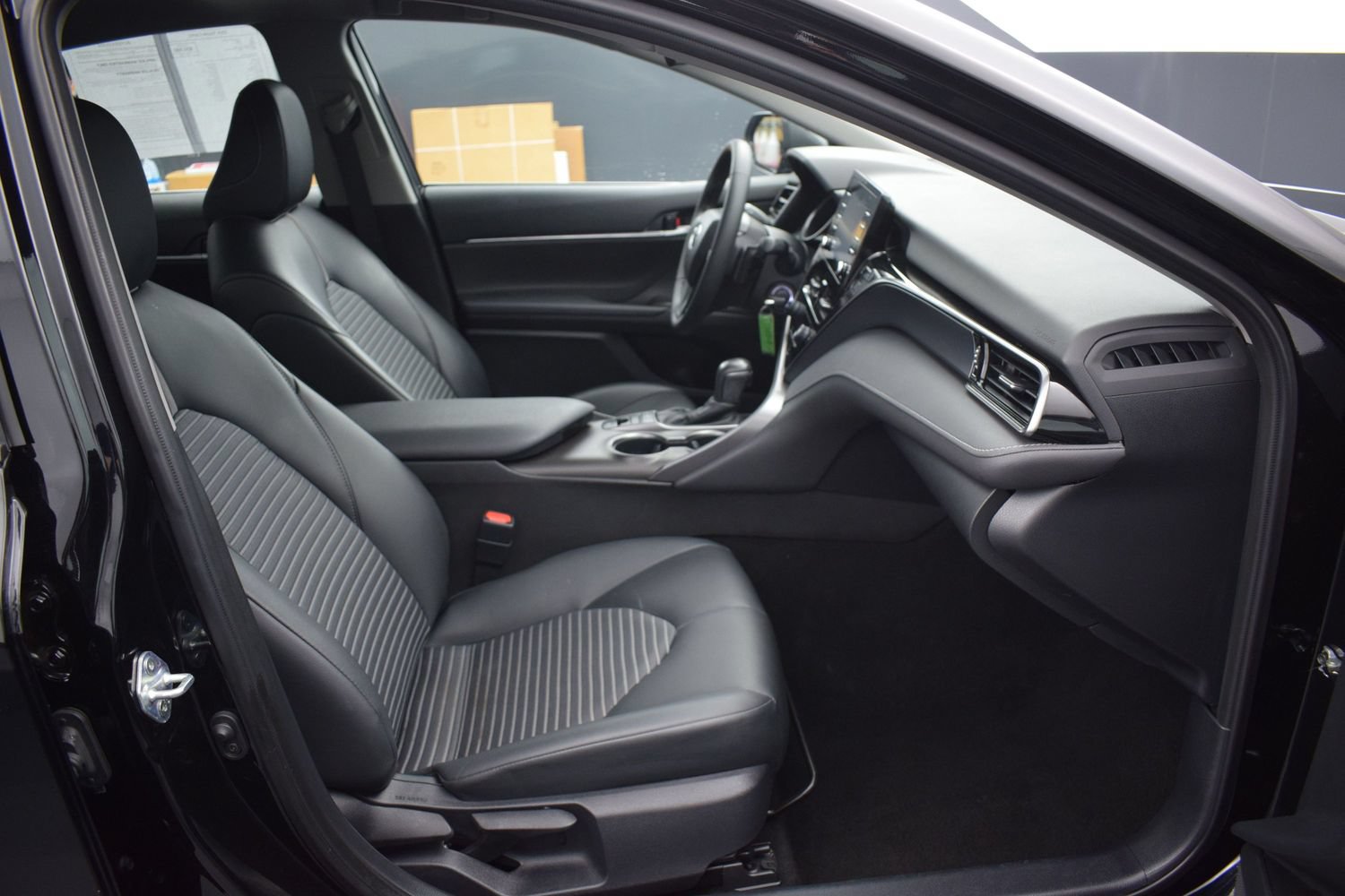 Used 2024 Toyota Camry SE AWD/4WD image 10
