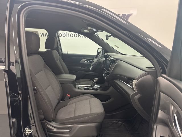 Used 2022 Chevrolet Traverse LT w/ LPO, 'HIT The Road' Package AWD/4WD image 30