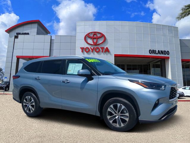 Used 2023 Toyota Highlander XLE image 1