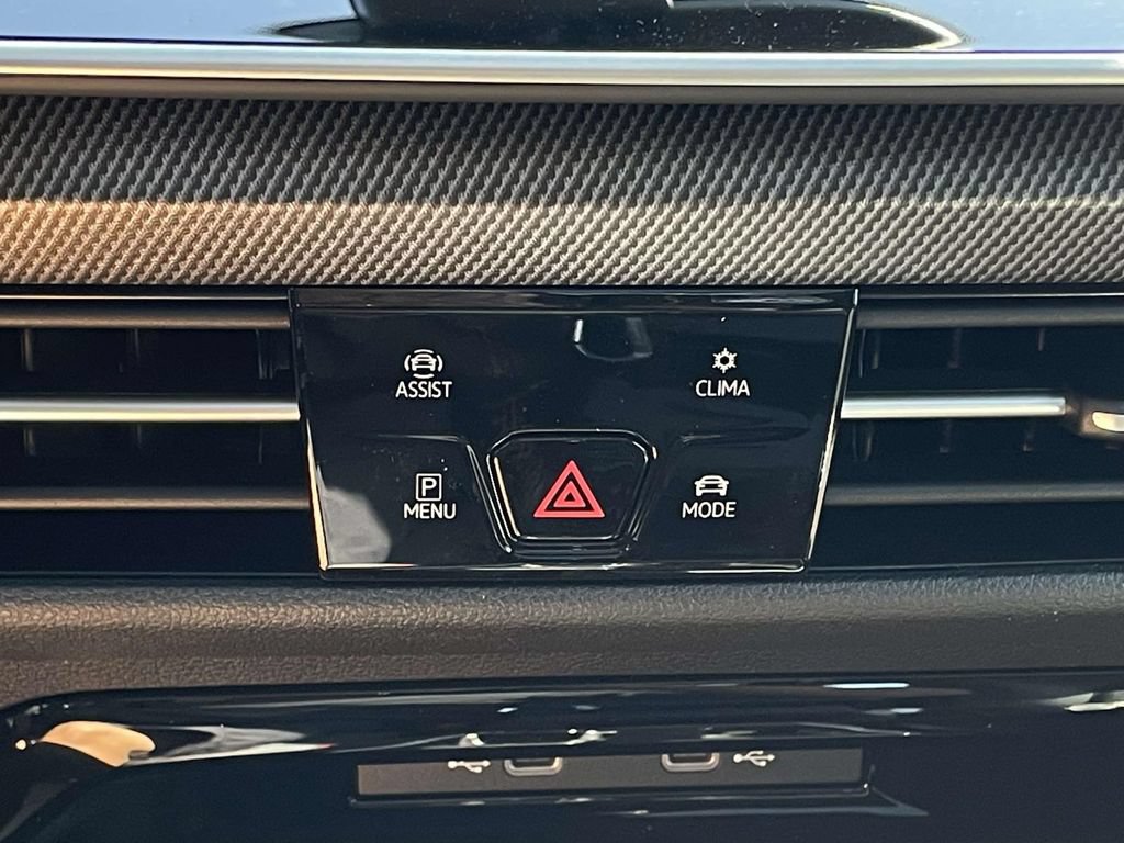 New 2026 Volkswagen GTI SE FWD image 29