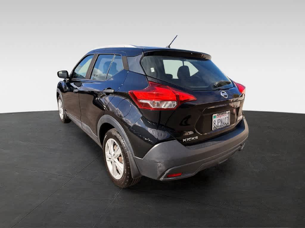 Used 2018 Nissan Kicks S FWD image 4