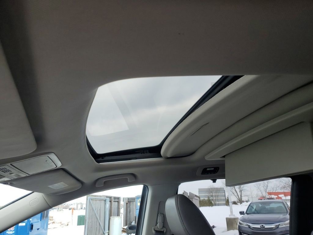 Used 2016 Honda Odyssey Touring Elite image 30