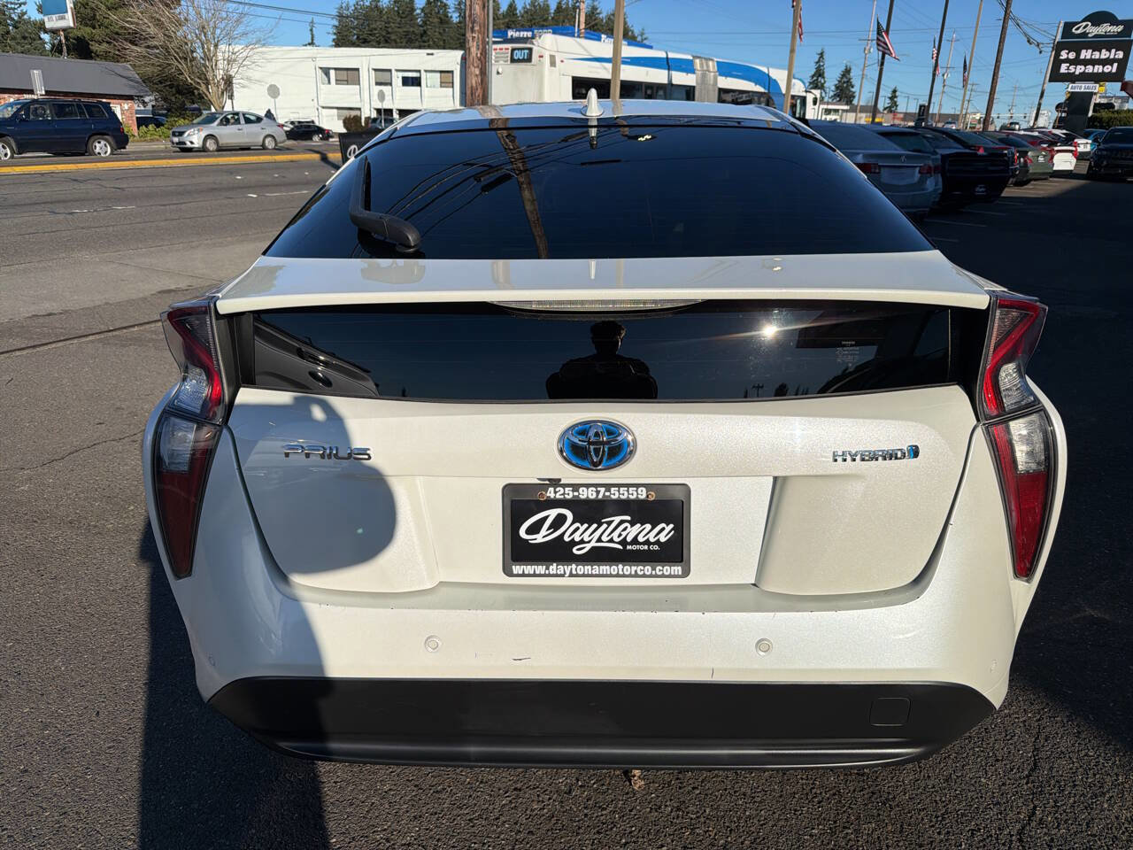 Used 2017 Toyota Prius Four Touring image 4