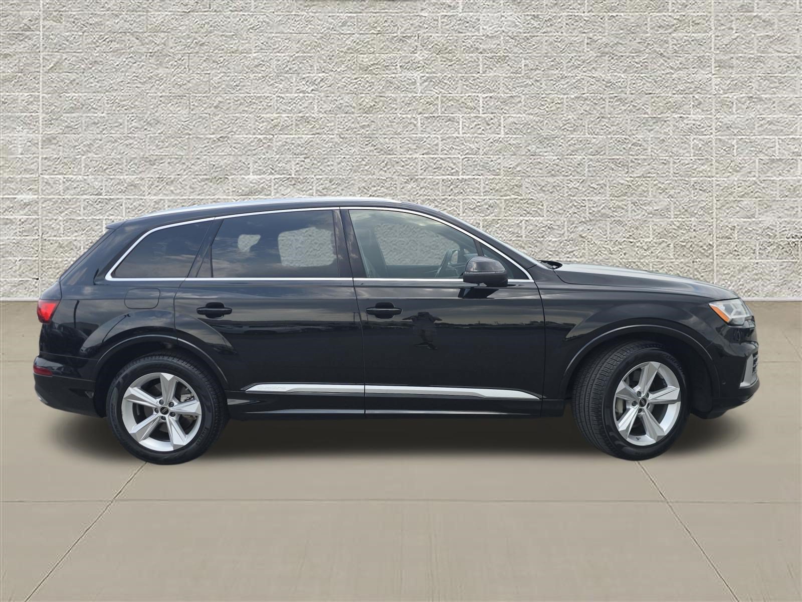 Certified 2023 Audi Q7 2.0T Premium w/ Convenience Package AWD/4WD image 8