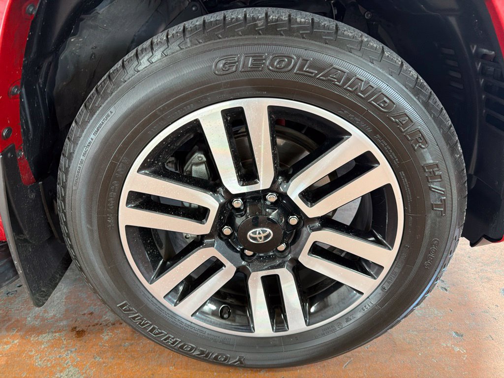Used 2024 Toyota 4Runner Limited AWD/4WD image 11