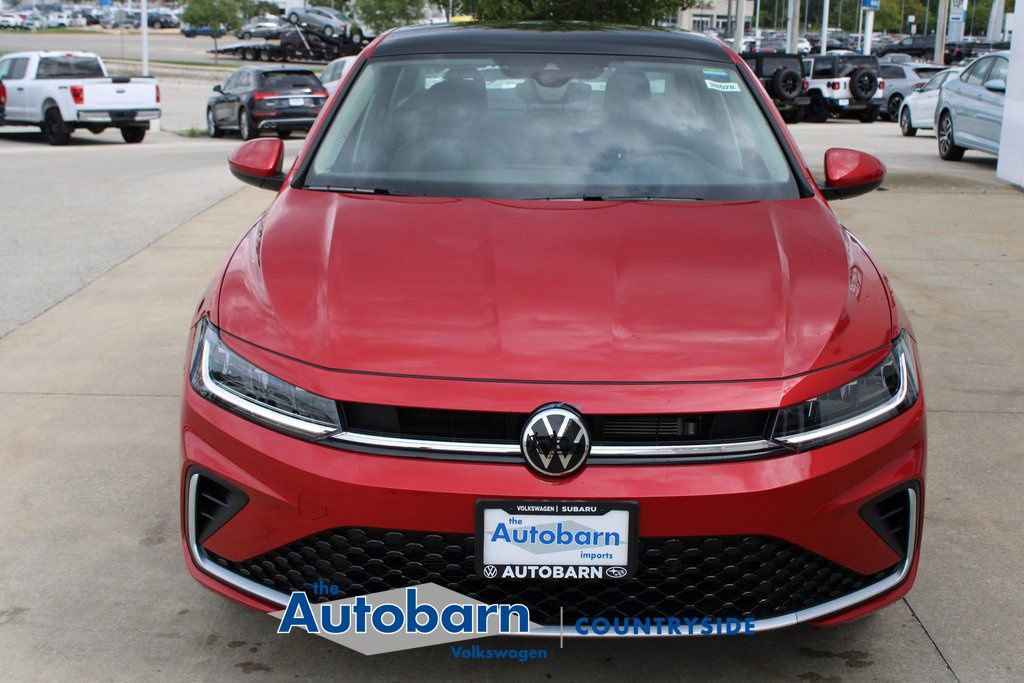 Certified 2025 Volkswagen Jetta SE FWD image 2