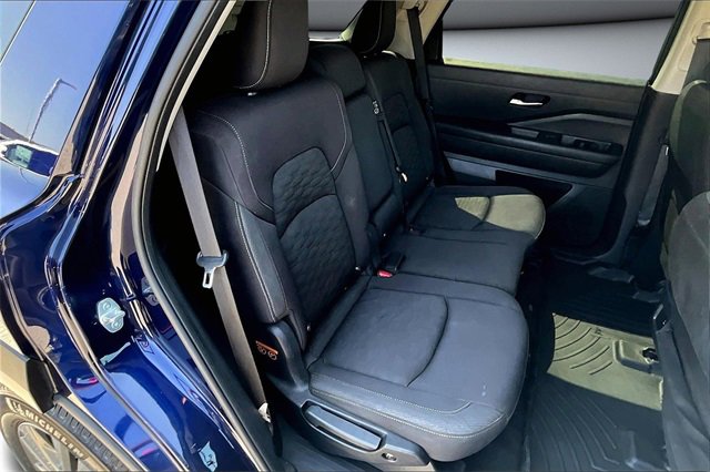 Used 2022 Nissan Pathfinder SV image 25