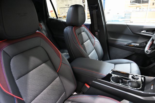 New 2026 Chevrolet Equinox RS w/ LPO, Floor Liner Package image 8