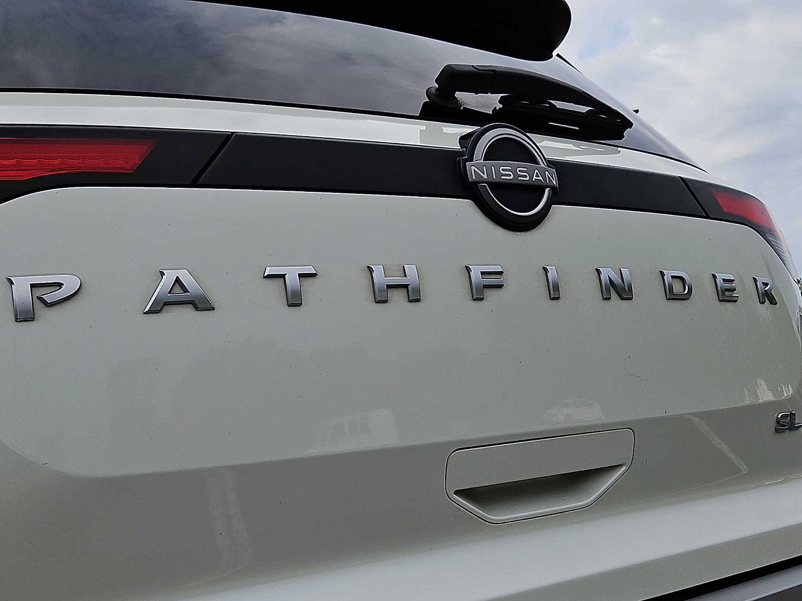 Used 2022 Nissan Pathfinder SL w/ SL Premium Package FWD image 35
