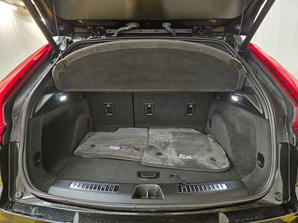 Used 2020 Cadillac XT4 Premium Luxury AWD/4WD image 14