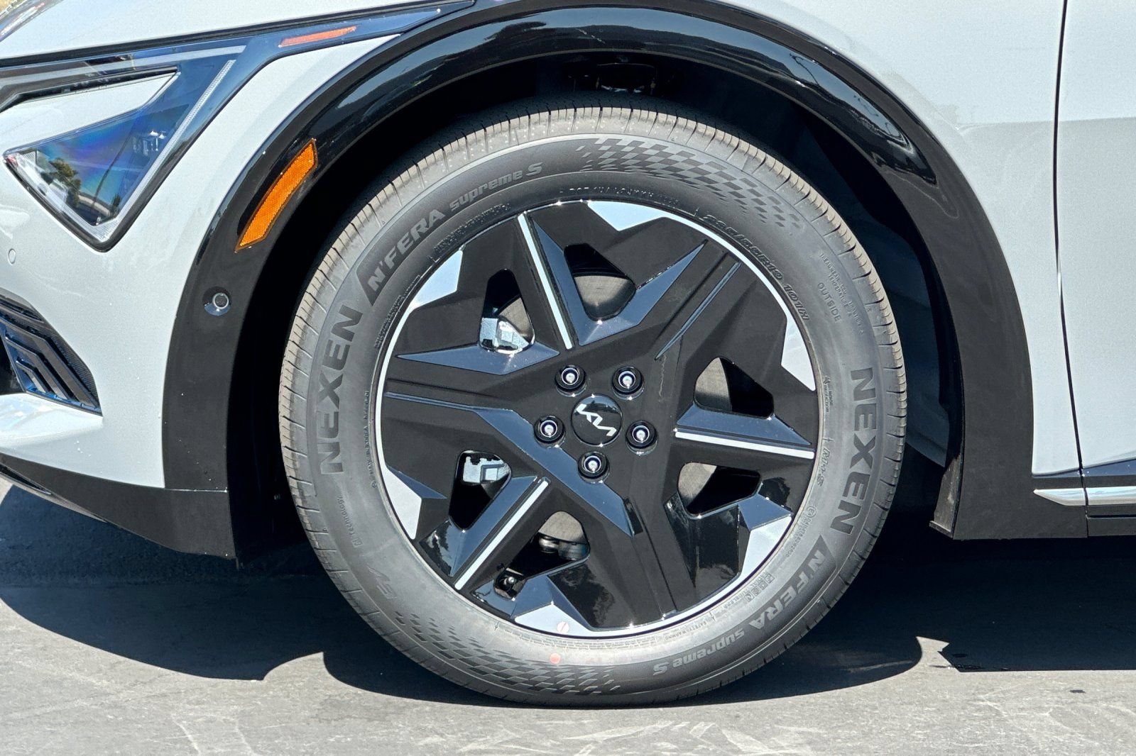 New 2026 Kia EV6 Wind RWD image 25
