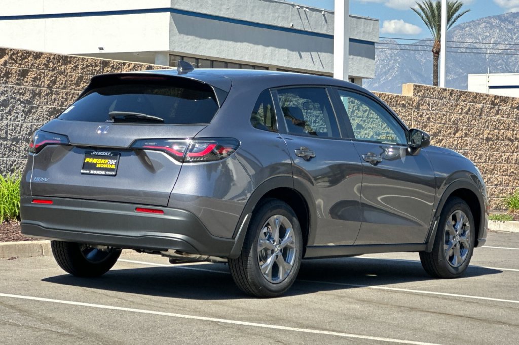 New 2027 Honda HR-V LX image 4