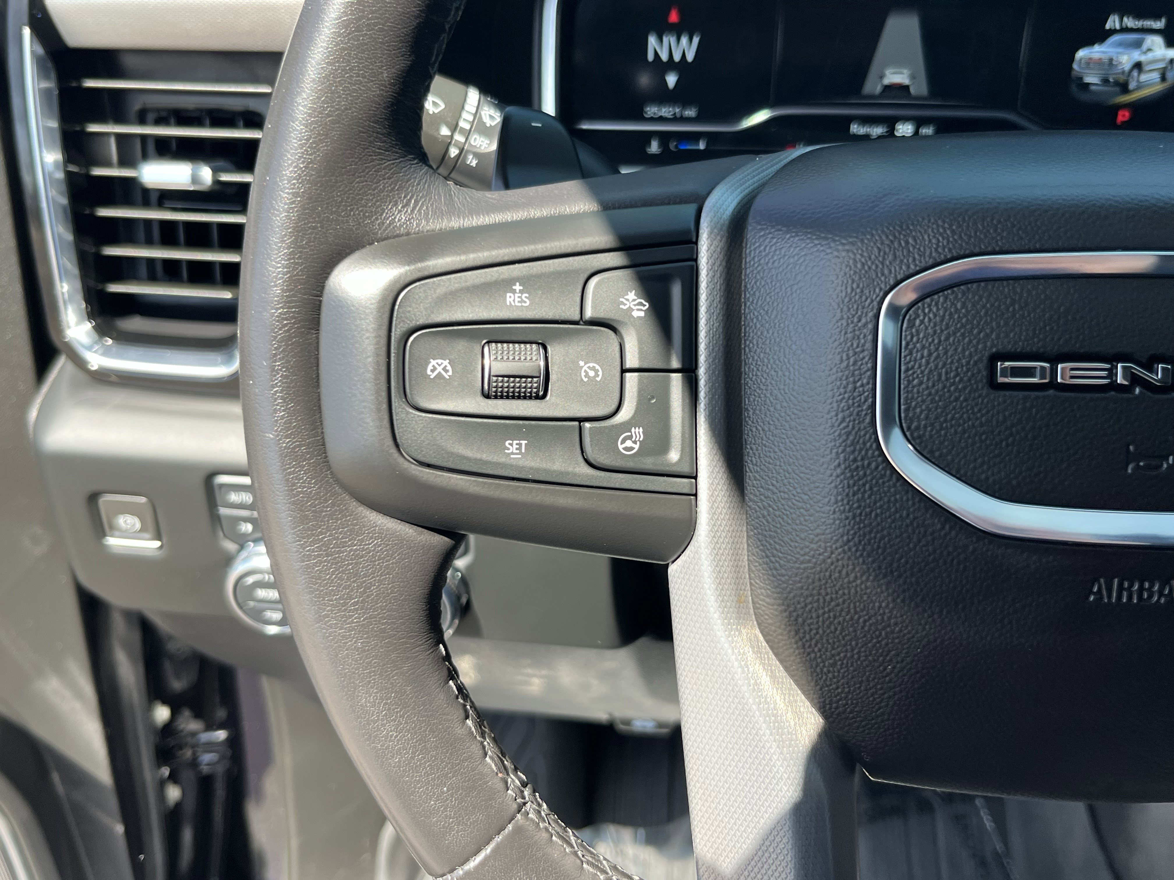 Used 2023 GMC Sierra 1500 Denali AWD/4WD image 20