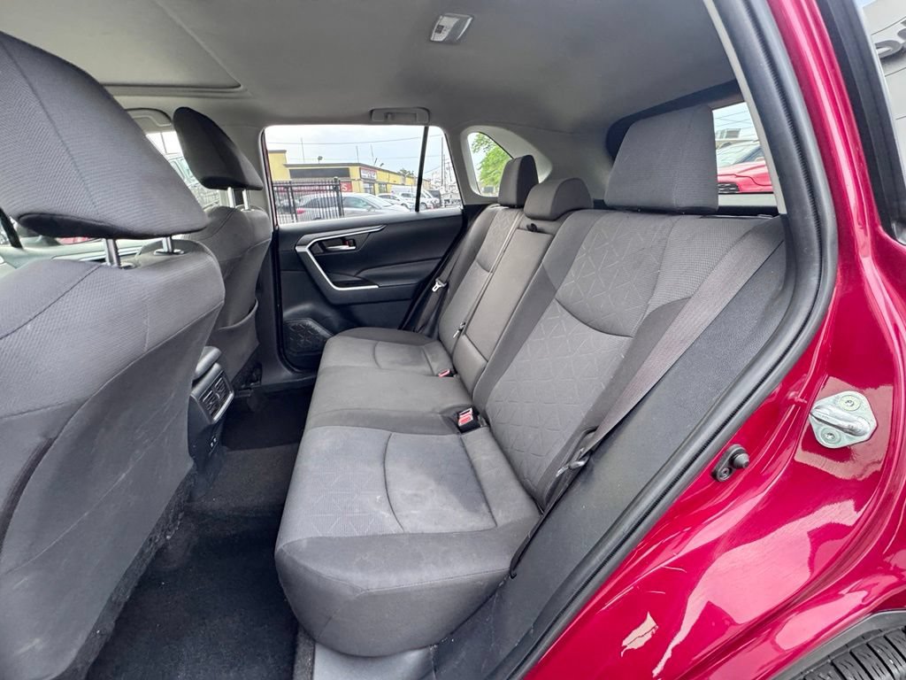 Used 2019 Toyota RAV4 XLE AWD/4WD image 15