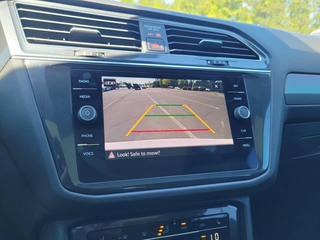 Used 2022 Volkswagen Tiguan SE image 21