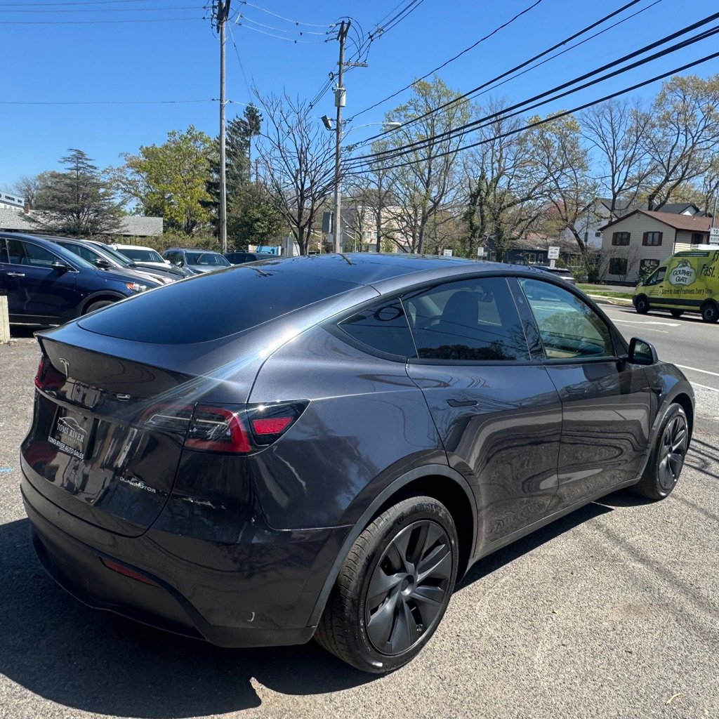 Used 2024 Tesla Model Y Long Range image 5