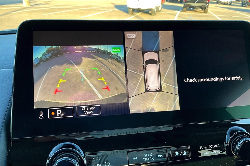 Used 2024 Nissan Armada SL w/ Captain's Chairs Package image 21