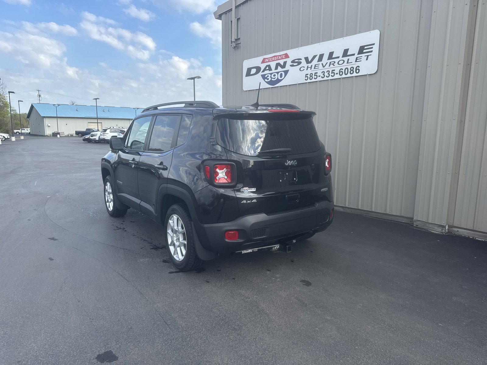 Used 2020 Jeep Renegade Latitude AWD/4WD image 6